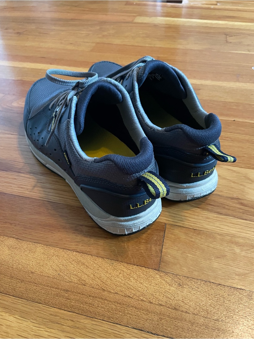 L.L. Bean Men's Bean's Comfort Fitness Walking Shoes, Waterproof - Picture 2 of 7